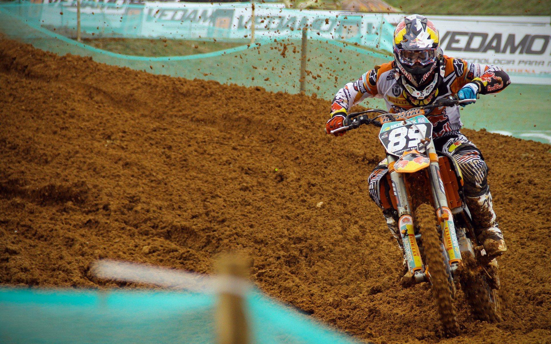 武磊深夜抵沪顺利通过防疫检查 今日马不停蹄赴国家队报到